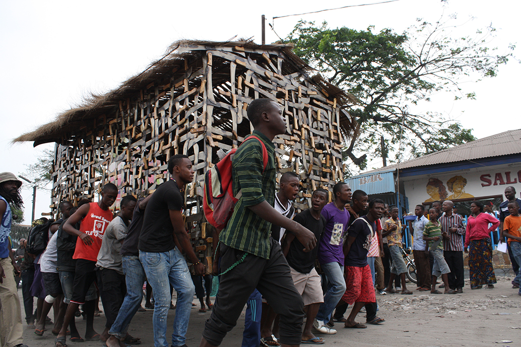 Maison machettes de Freddy Tsimba