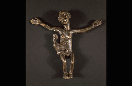 Crucifix avec Christ féminin et enfant